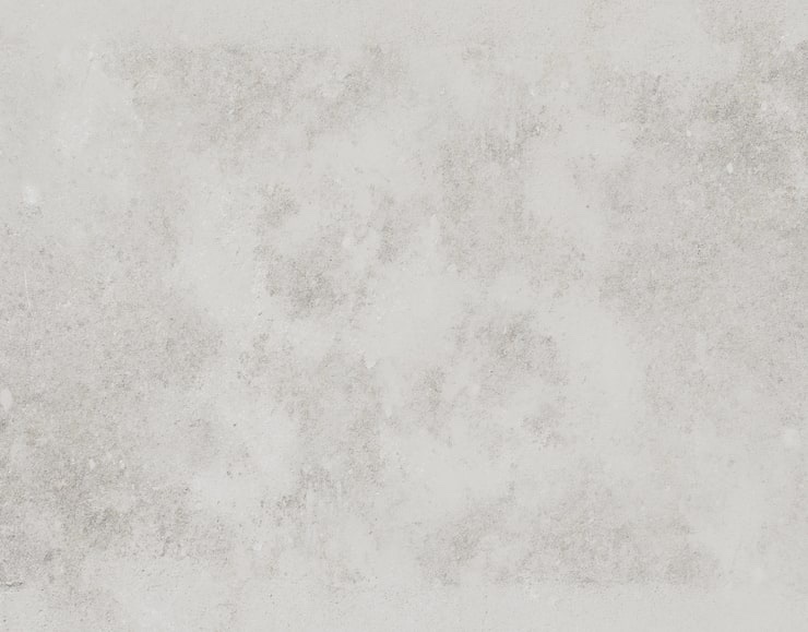 Detail betonové stěrky s hrubší strukturou